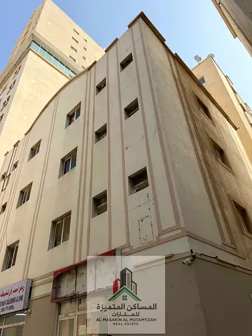 بناية بمنطقة المجرة 2500قدم 19استوديو 2محل ب 3.100.000