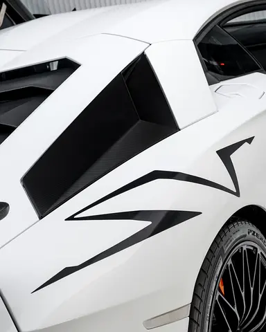 صورة مصغرة 4 لـ 2017 Lamborghini AVENTADOR