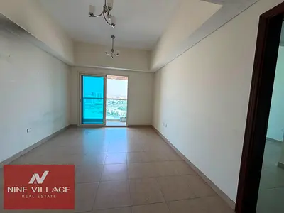 LUXURY LIVING. 1 BHK . NEAR TO INSURANCE MARKET METRO
