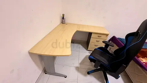 T Table With Gaming chair