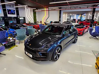 صورة 2 لـ 2024 Porsche MACAN