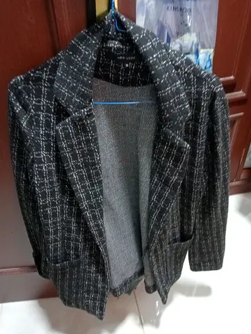 New look woman jacket size 10 brand new 35 dhs
