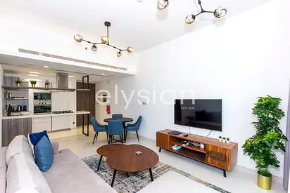 Vacant Now | Beautiful 1 BR | Private Beach Access