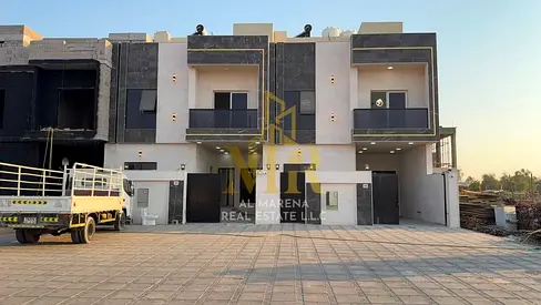 Two floors and a roof terrace / Registration included / Freehold with easy bank financing