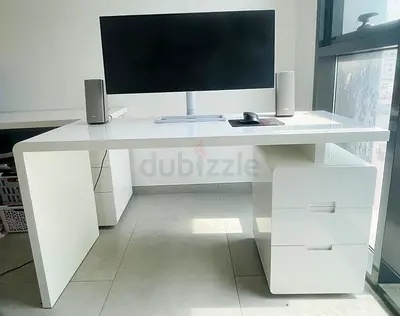 White modern desk with 3-drawer pedestal - excellent condition 140x60x75 cm