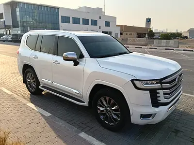 Toyota Land Cruiser VXR 2022 GCC Specs