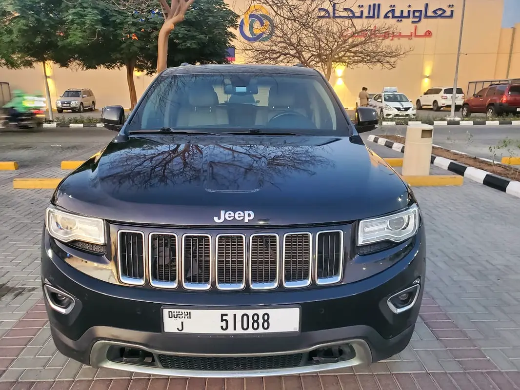 Jeep Grand Cherokee 2015 — photo 1 of 19