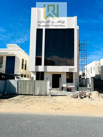 Commercial Villa in Al Yasmeen – 3 Floors (G+2) with Elevator, Fully Fitted for All Business Activities (Offices / Hospitals / Clinics) in a Prime Loc
