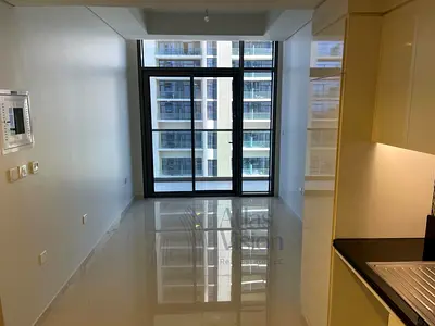 LUXURY LIVING | HIGH FLOOR | PRIME LOCATION | VACANT