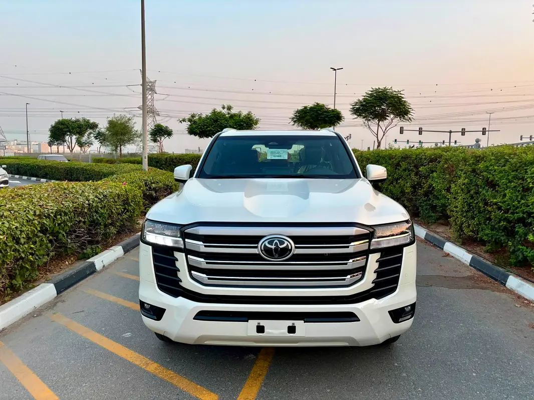 Toyota Land Cruiser 2026 — photo 1 of 18