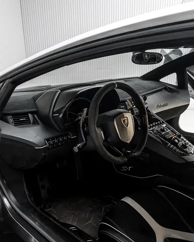 صورة مصغرة 9 لـ 2017 Lamborghini AVENTADOR