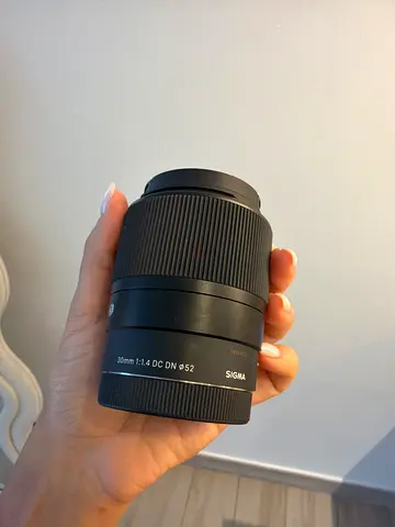 Sigma 30mm f/1.4 DC DN Contemporary Lens (Sony E-mount) - Good Condition