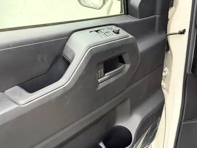 2025 Toyota HIACE — фото 16