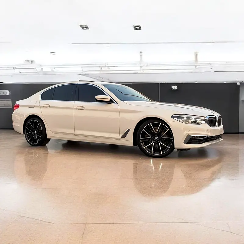 BMW 5-Series 2020 — photo 1 of 20