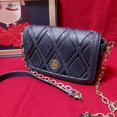 TORY Burch diamond quilted crossbody bag with gold chain strap