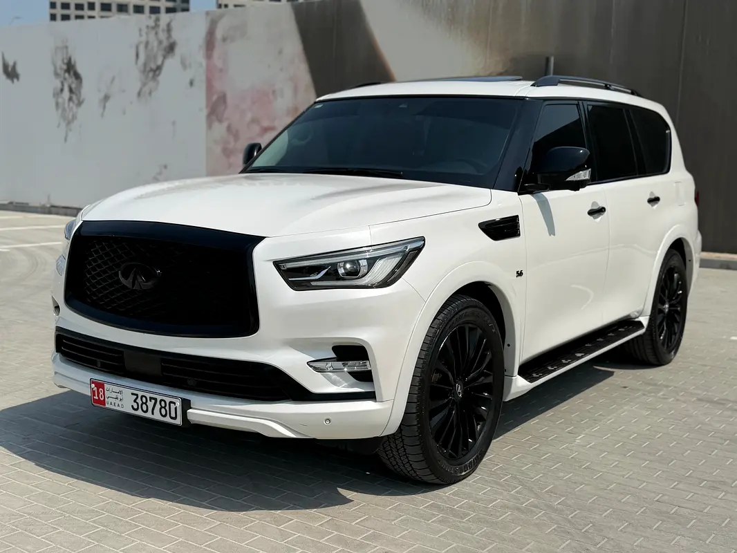 Infiniti QX80 2019 — photo 1 of 17