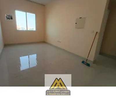 🏡 **للإيجار السنوي – شقة غرفة وصالة في الروضة 2، عجمان**  فرصة مميزة للسكن في شقة بمساحة كبيرة وتشطيبات ممتازة، داخل موقع حيوي على شارع الشيخ عمار، ق