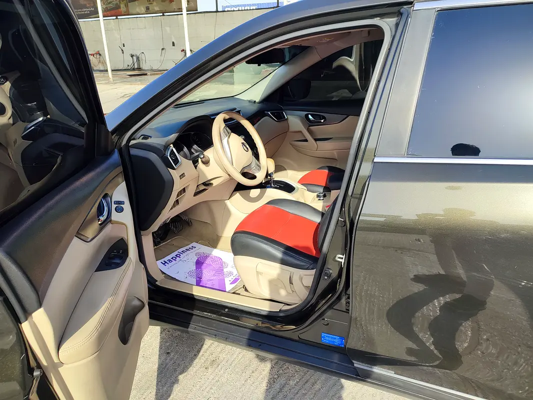 Nissan X-Trail 2016 — photo 1 of 5