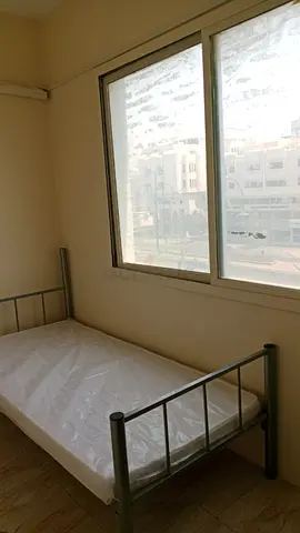 Furnished partition room available