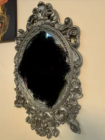 ✨ Elegant Vintage Ornate Wall Mirror – Silver Frame