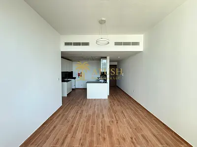 NO COMISSION | High-Floor Studio | Balcony
