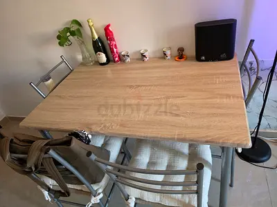 Compact 4-seater dining table with metal chairs - light oak finish