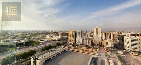 للإيجار السنوي شقة مفروشة أول ساكن في جاردن سيتي | تشطيب جديد وأثاث عصري | جاهزة للسكن فورًا | 36,000 درهم سنوي