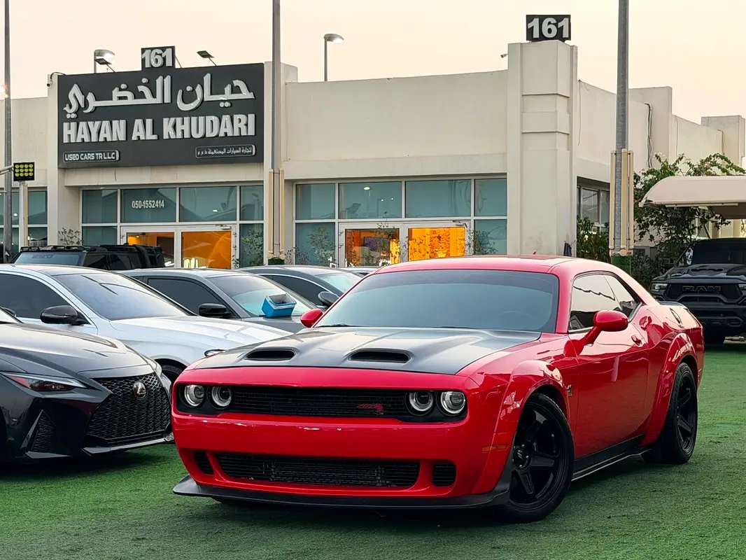 Dodge Challenger 2022 — photo 1 of 12