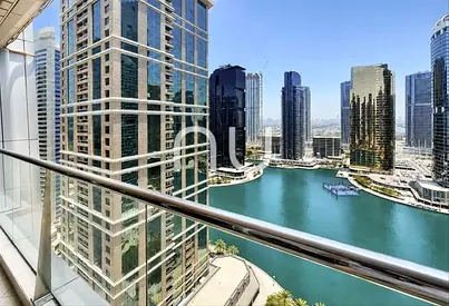 Great 2 bed in Global Lake View excellent location