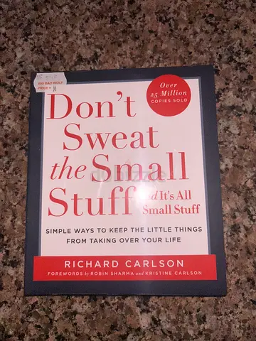 [DM “Small” for 5 AED off!] Dont Sweat the Small Stuff by Richard Carlson