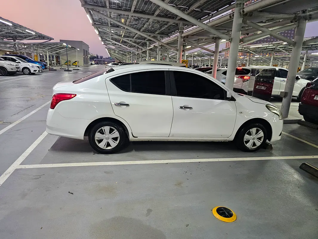 Nissan Sunny 2019 — photo 1 of 12