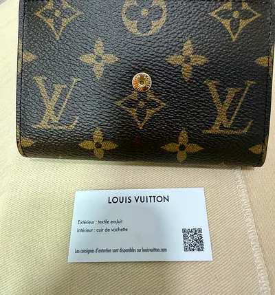 BRAND NEW LOUIS VUITTON LADIES WALLET