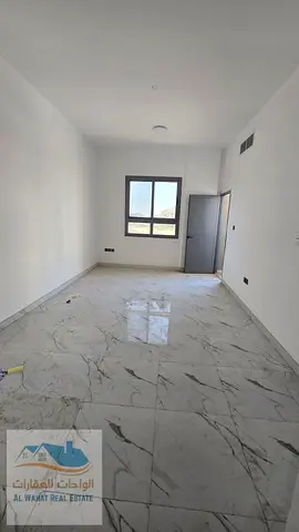🏢 غرفة وصالة للإيجار السنوي – الجرف 3 | عجمان ✨ شقة مميزة بمساحة جيدة وموقع حيوي قريب من جميع الخدمات ✨ مناسبة للعائلات وسهلة الوصول إلى دبي والشارق