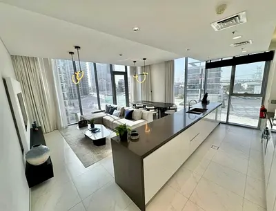 Fully Furnished Corner unit - Panoramic Views
