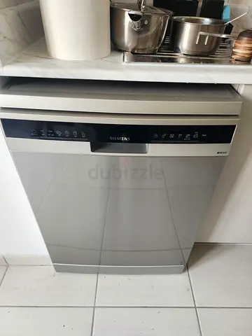 Siemens iq300 Latest Model dishwasher three racks wifi technology amazing condition