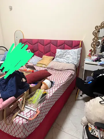 Bed set complete urgently ( negotiable )