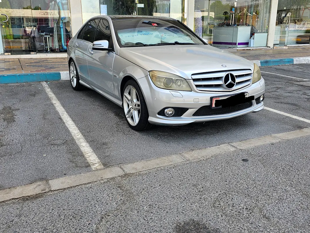 Mercedes-Benz C-Class 2010 — photo 1 of 3