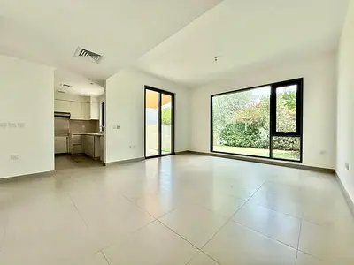 CLOSE TO AMENITIES | LANDSCAPED | VACANT SOON