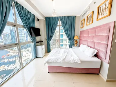 No commission, Marina luxury master bedroom with balcony, full marina view