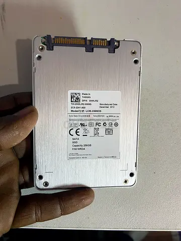 Used 2.5 SATA SSD/HDD Enclosure with Drive (Silver)