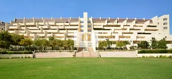 Fox Hills | Park Facing | Top Floor