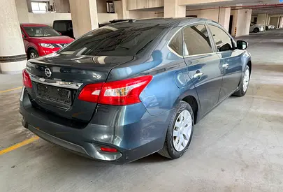 2016 Nissan Sentra SV | 4 cylinder 1.6. Cruise cntrl. Push start.  | Well Maintained