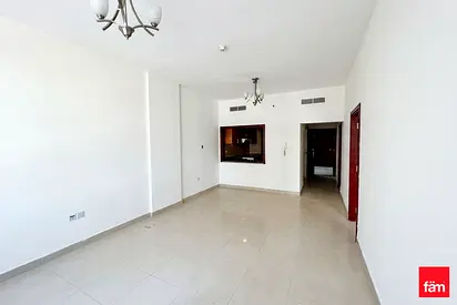 Chiller Free | Spacious 1 Bedroom + Study | Vacant