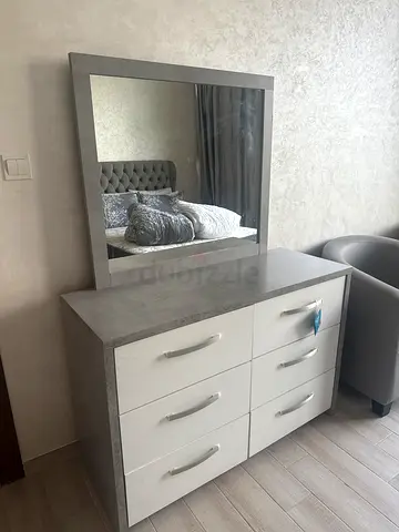 Dresser with Mirror and 6 Drawers - Light Grey/White