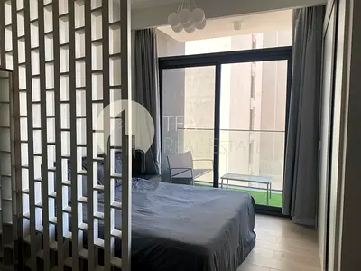 Middle Floor | Fully Furnished | New on Market