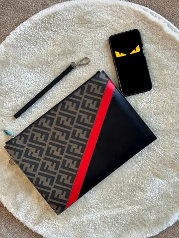 Diagonal Flat Pouch