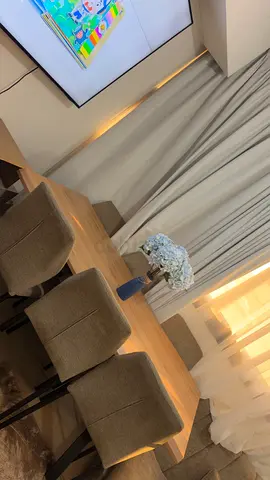 Dinings table