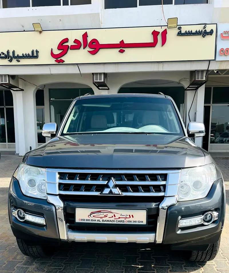 Mitsubishi Pajero 2017 — photo 1 of 11