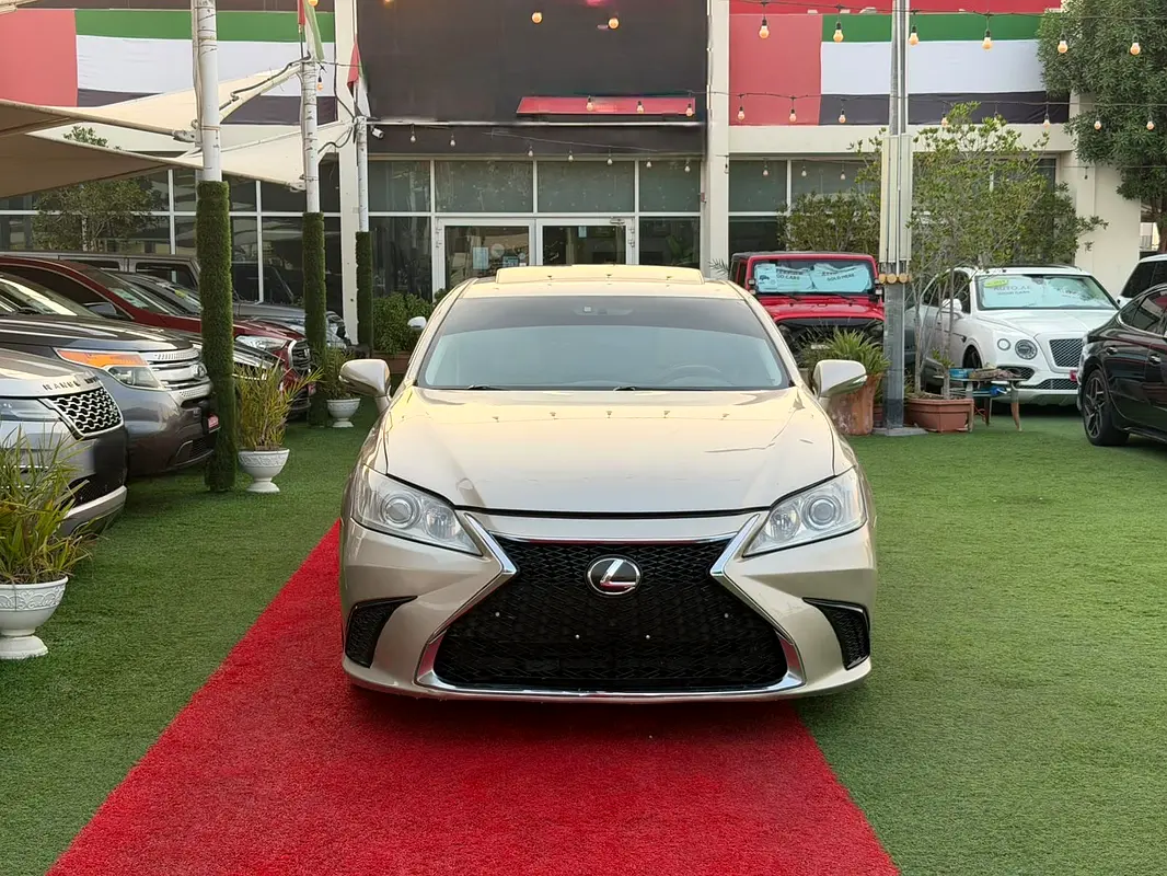 Lexus ES-Series 2012 — photo 1 of 20