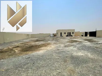 حوطة بالصجعة 10000 قدم بمكتب وحمام وكهرباء 25 كيلو